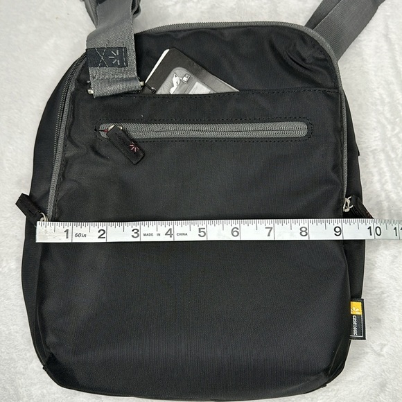 Case Logic Small Notebook Sling Bag - Picture 10 of 10